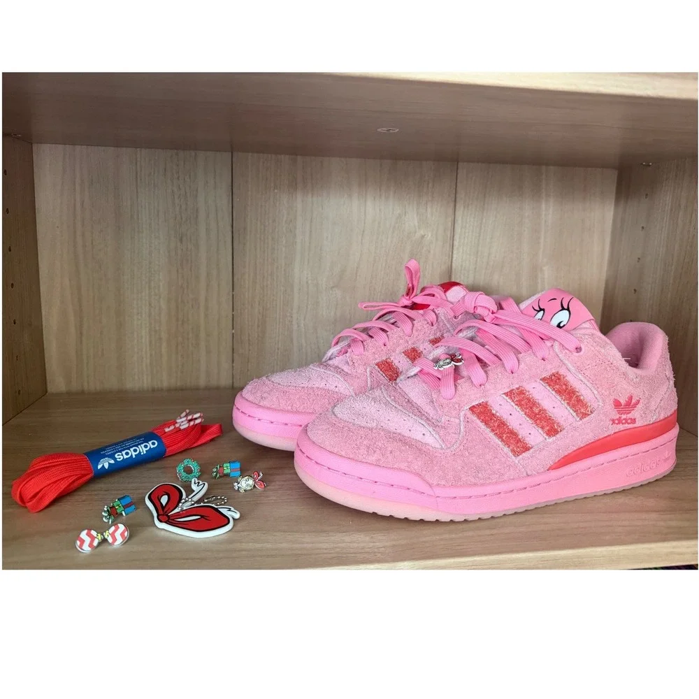 The Grinch - Cindy Lou Who sz 9  Adidas Forum Low Sneaker Suede Pink Christmas
